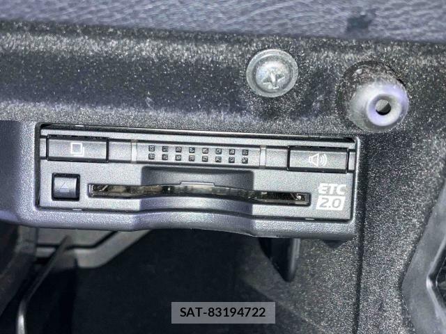Lexus IS 2019-04 6612810-12