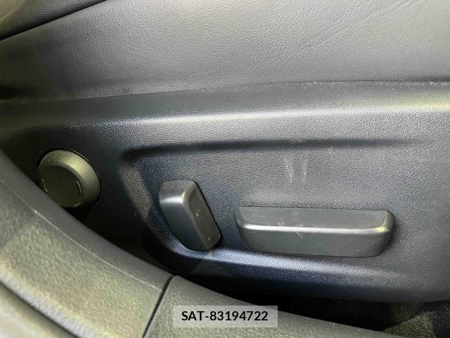Lexus IS 2019-04 6612810-17