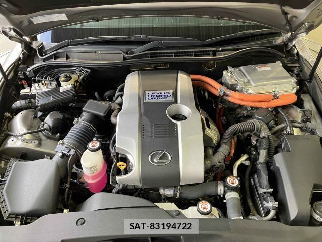 Lexus IS 2019-04 6612810-20