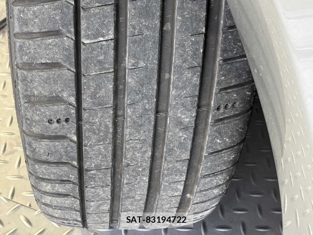 Lexus IS 2019-04 6612810-21