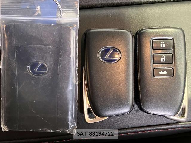 Lexus IS 2019-04 6612810-22