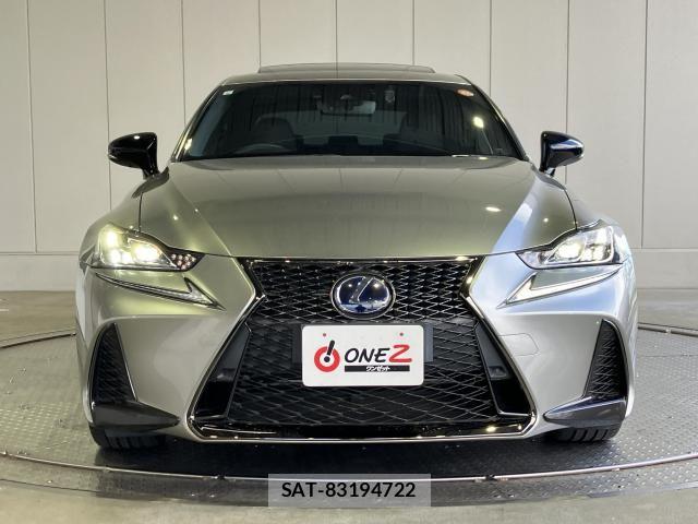 Lexus IS 2019-04 6612810-24