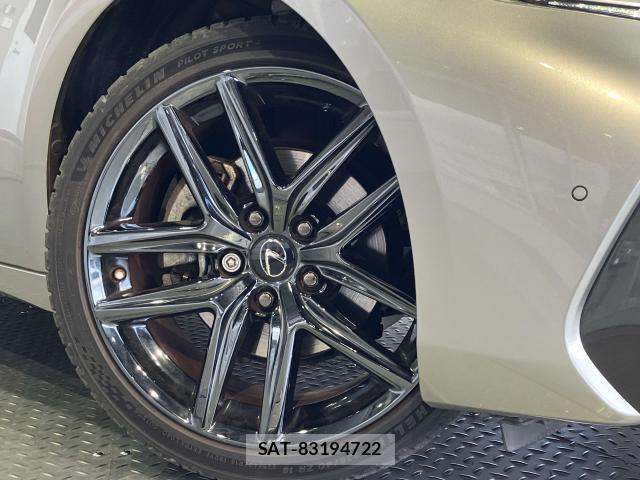 Lexus IS 2019-04 6612810-2