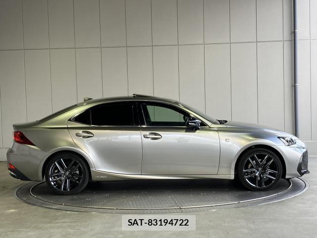 Lexus IS 2019-04 6612810-29