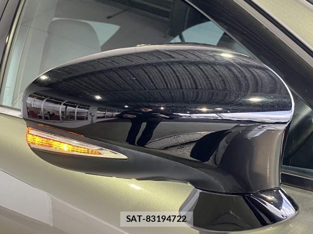 Lexus IS 2019-04 6612810-4