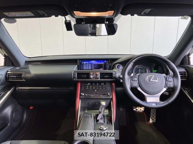 Lexus IS 2019-04 6612810-6