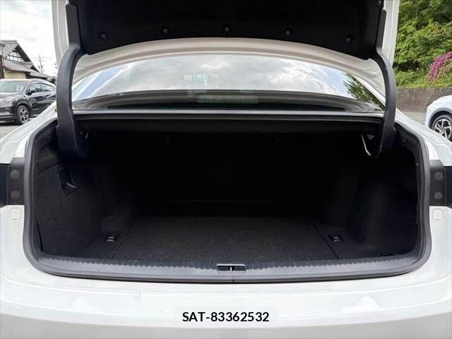 Lexus IS 2014-02 6641824-11