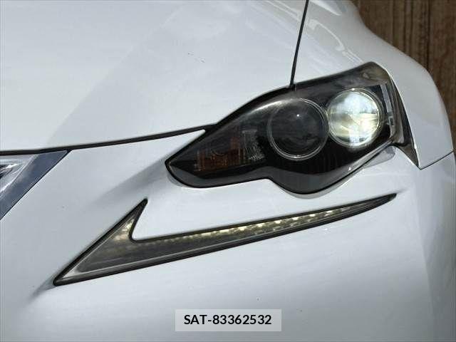 Lexus IS 2014-02 6641824-13