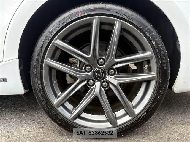 Lexus IS 2014-02 6641824-15