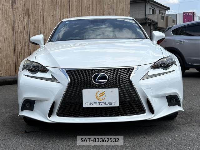 Lexus IS 2014-02 6641824-16