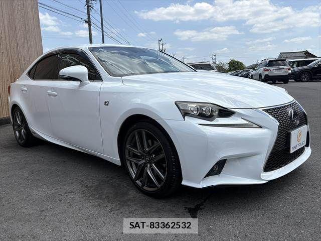 Lexus IS 2014-02 6641824-17