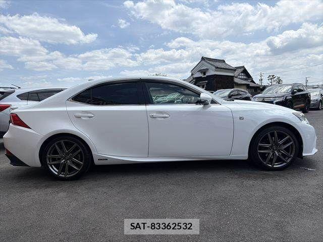 Lexus IS 2014-02 6641824-18