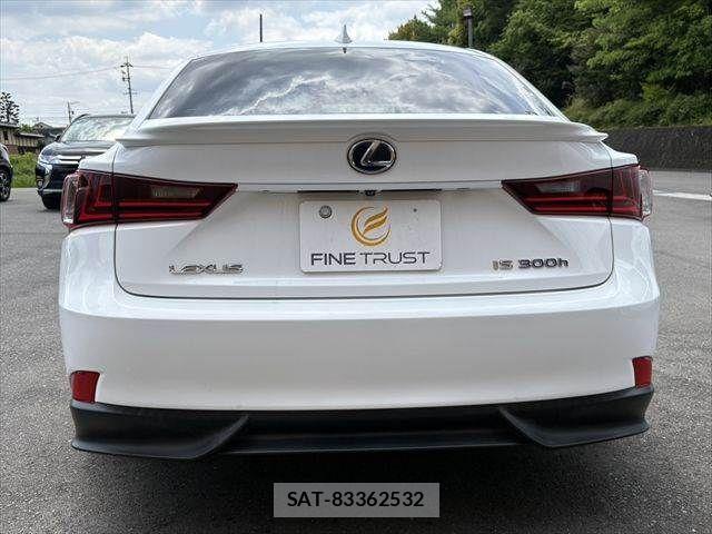 Lexus IS 2014-02 6641824-20