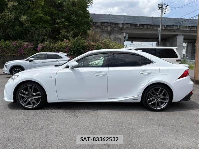Lexus IS 2014-02 6641824-22