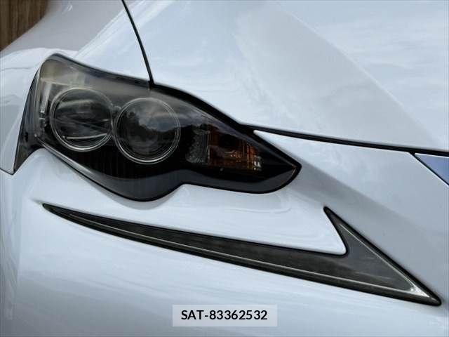 Lexus IS 2014-02 6641824-24