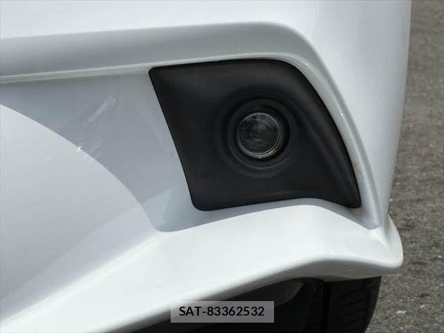 Lexus IS 2014-02 6641824-25