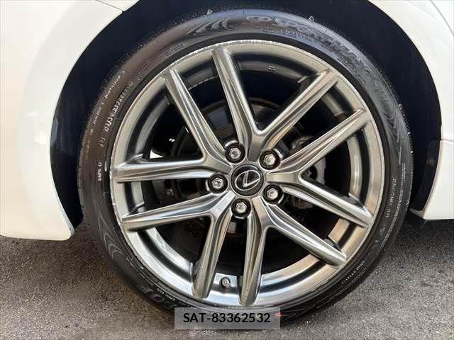 Lexus IS 2014-02 6641824-29