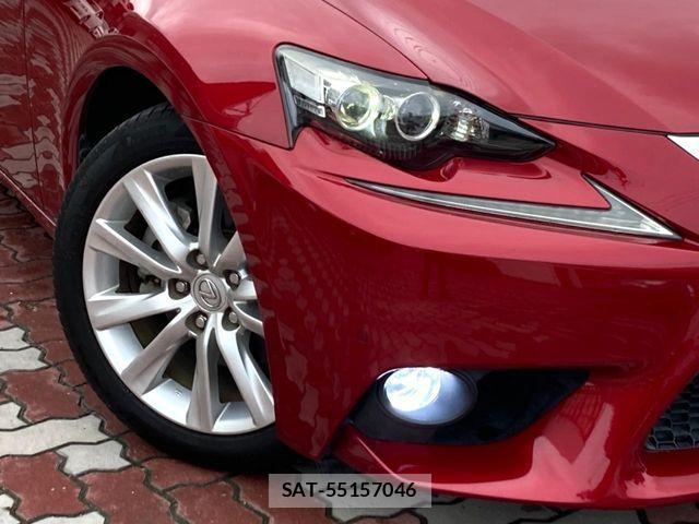 Lexus IS 2014-02 6641823-11