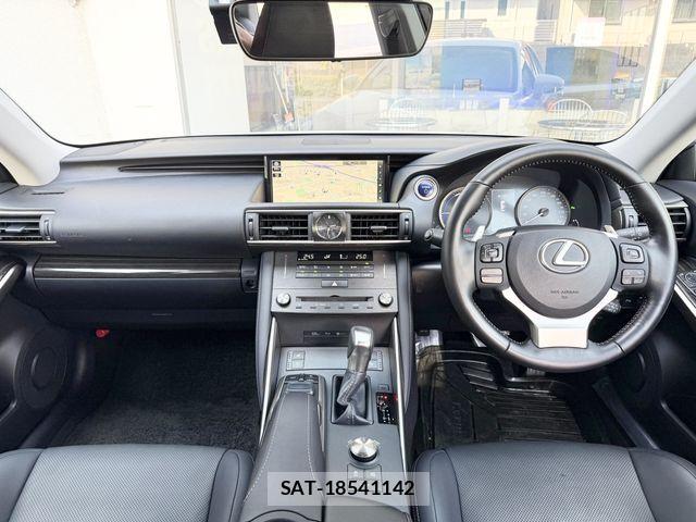 Lexus IS 2019-04 6641821-1