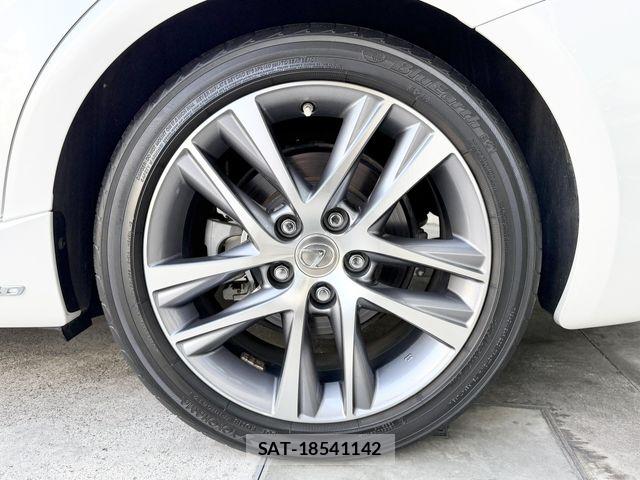 Lexus IS 2019-04 6641821-3