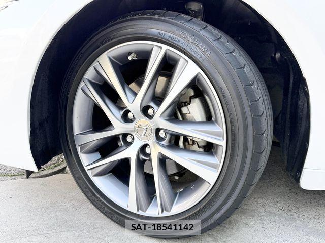 Lexus IS 2019-04 6641821-4