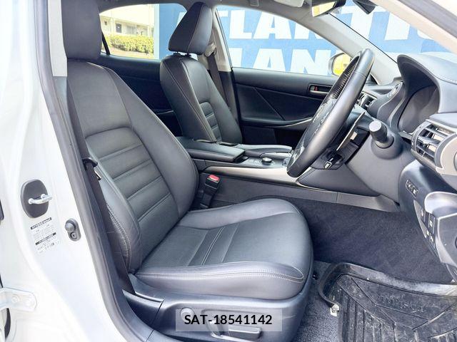 Lexus IS 2019-04 6641821-7