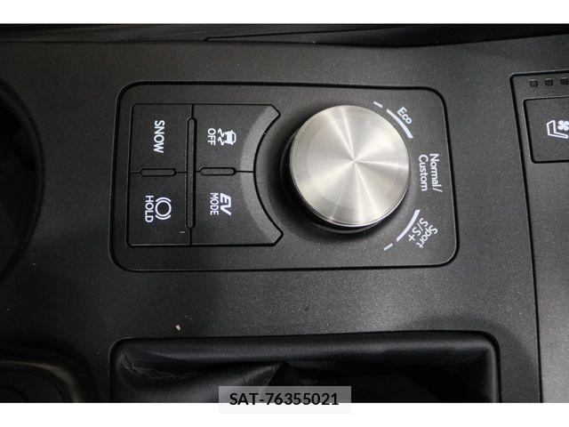 Lexus IS 2025-05 6641820-16