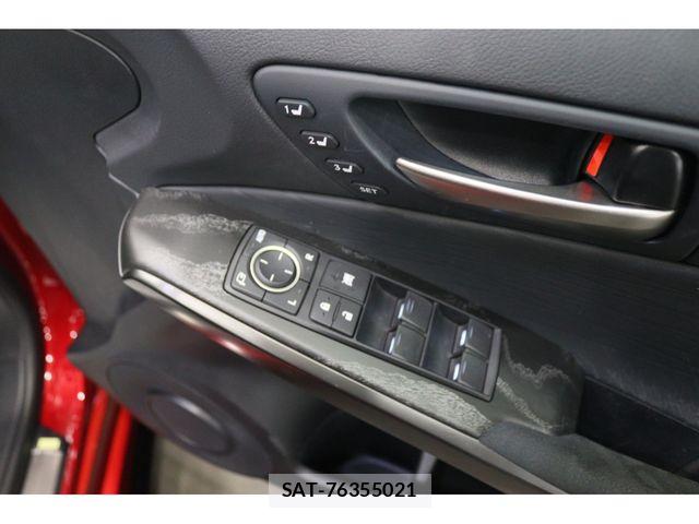 Lexus IS 2025-05 6641820-20