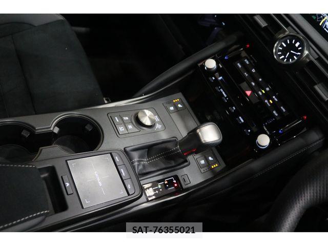 Lexus IS 2025-05 6641820-7