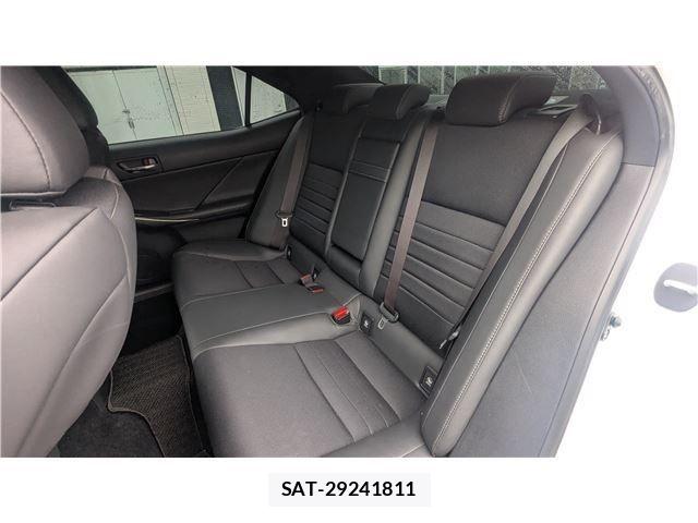 Lexus IS 2014-03 6672262-9