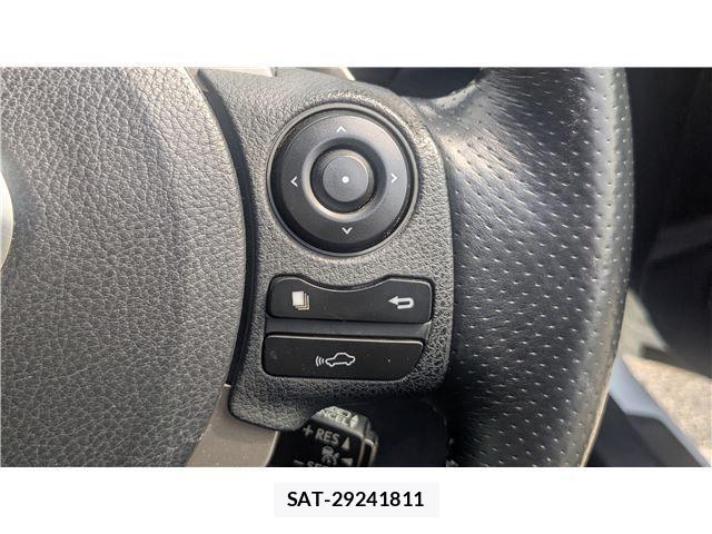 Lexus IS 2014-03 6672262-12