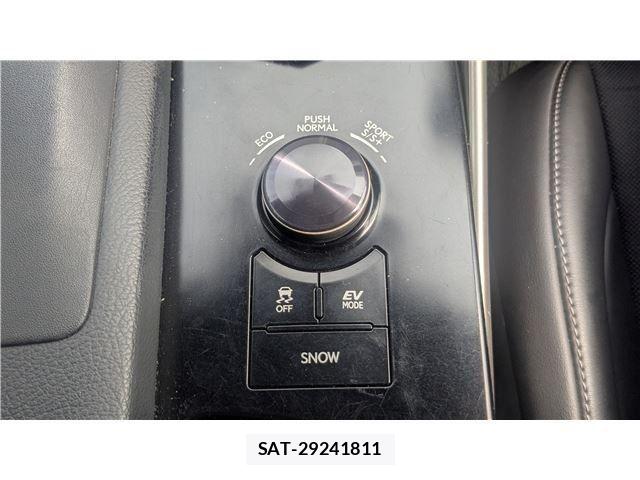 Lexus IS 2014-03 6672262-20