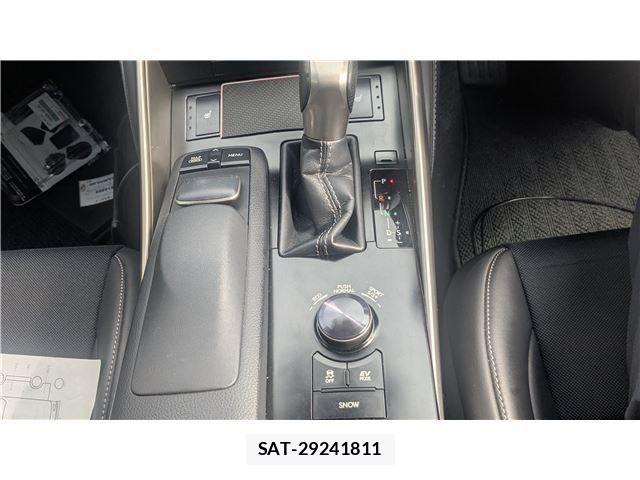 Lexus IS 2014-03 6672262-21