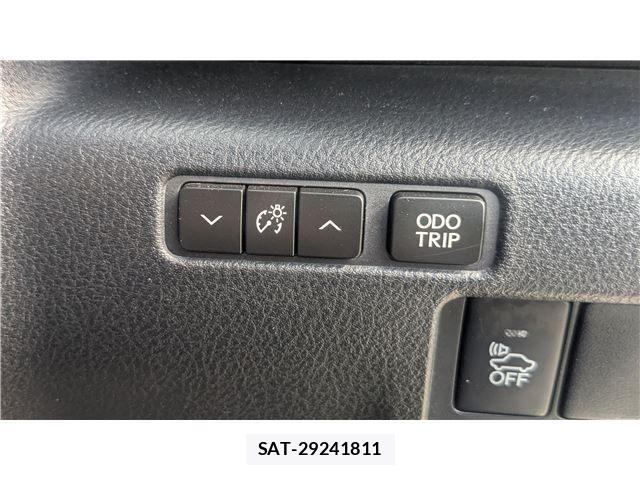 Lexus IS 2014-03 6672262-23