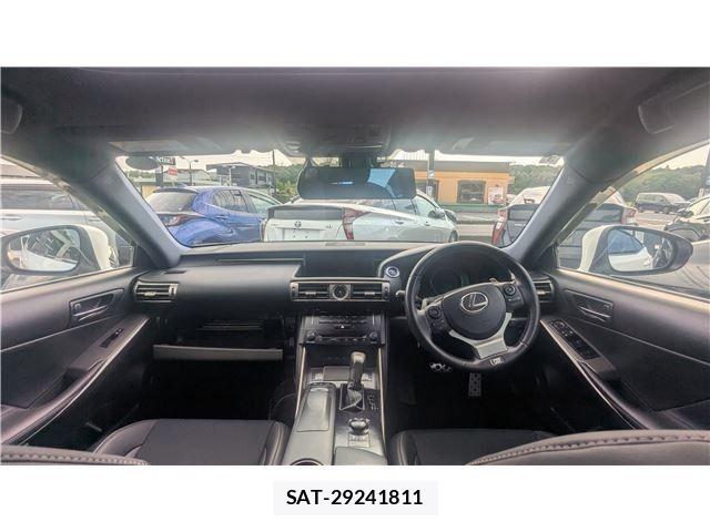 Lexus IS 2014-03 6672262-2