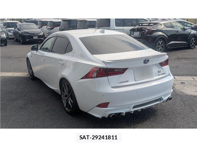 Lexus IS 2014-03 6672262-5