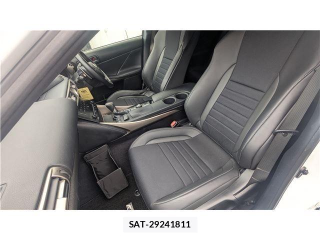 Lexus IS 2014-03 6672262-8