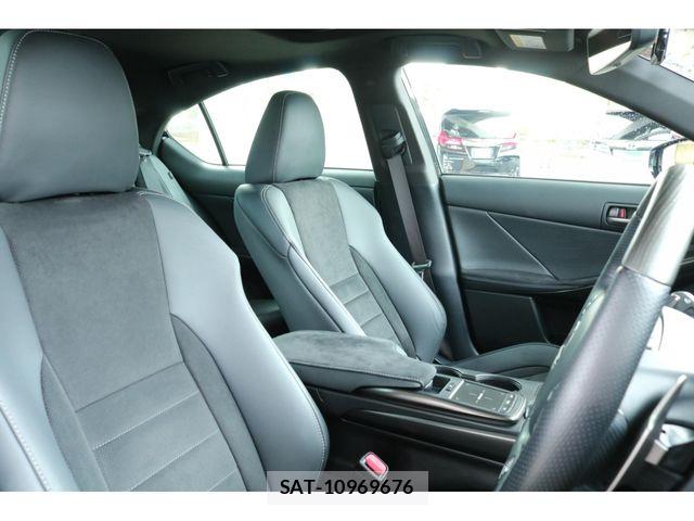 Lexus IS 2023-06 6676658-14