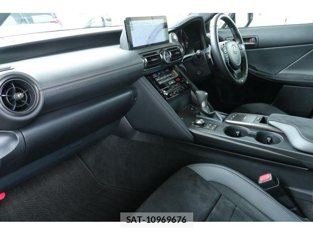 Lexus IS 2023-06 6676658-15