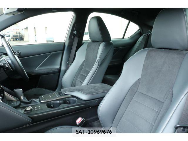 Lexus IS 2023-06 6676658-16