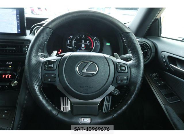Lexus IS 2023-06 6676658-23