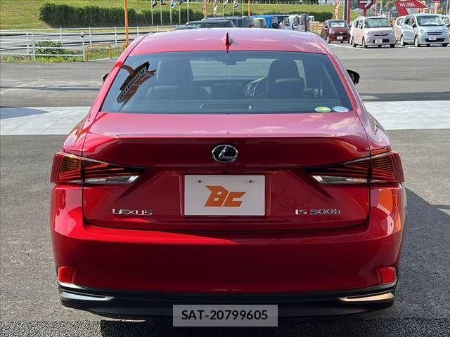 Lexus IS 2019-05 6676662-13
