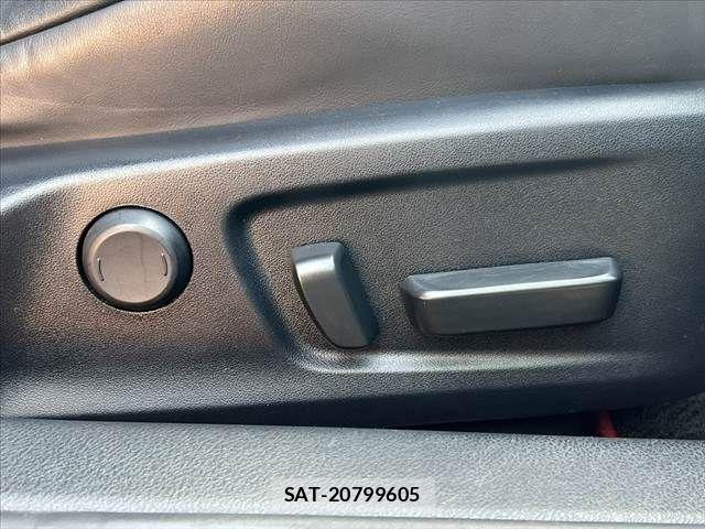 Lexus IS 2019-05 6676662-20