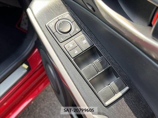 Lexus IS 2019-05 6676662-21