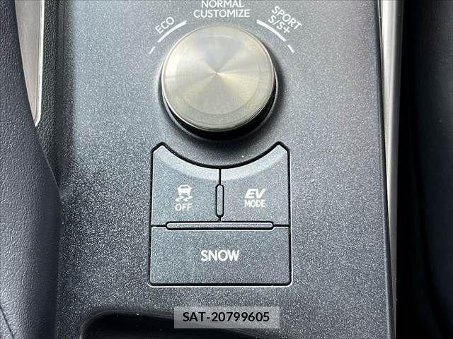 Lexus IS 2019-05 6676662-26