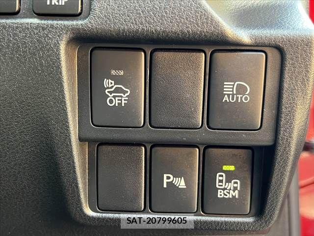Lexus IS 2019-05 6676662-3
