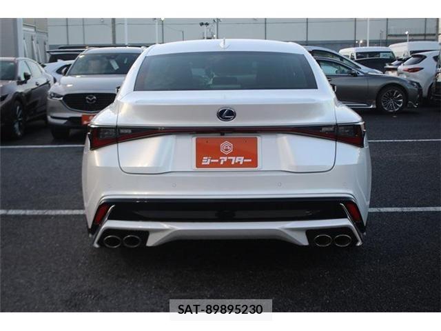 Lexus IS 2021-03 6676660-9