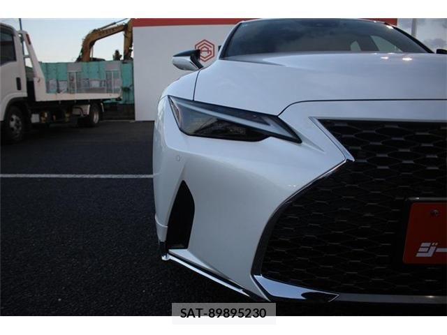 Lexus IS 2021-03 6676660-12