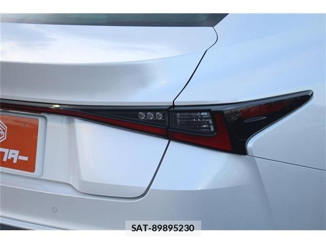 Lexus IS 2021-03 6676660-13