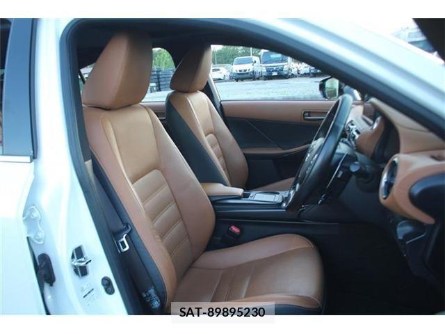 Lexus IS 2021-03 6676660-18